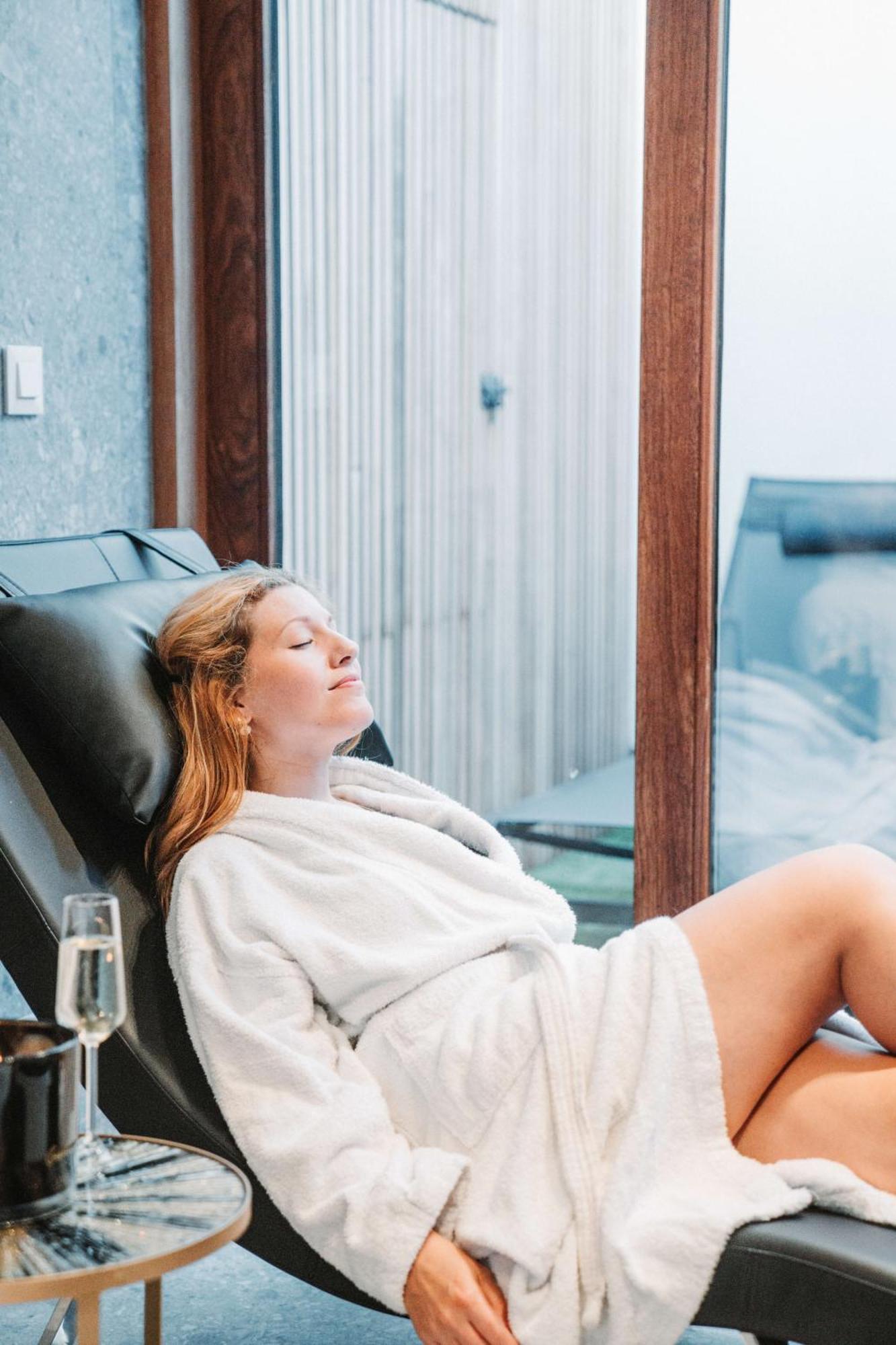 Celeste Beaute & Spa Hotel Nalinnes Екстериор снимка